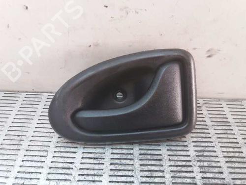 Used Front right interior door handle RENAULT MEGANE I Classic (LA0/1_) 1.9 D (LA0A, LA0U, LA0R) (64 hp) 3649087