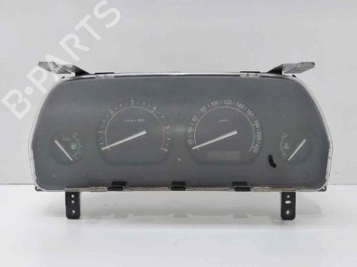 Used Instrument cluster LAND ROVER FREELANDER I (L314) [1998-2006]  32496917