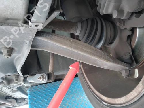 Used Left front suspension arm PEUGEOT 5008 (0U_, 0E_) 1.6 HDi (112 hp) 13664895