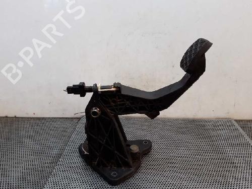 Clutch pedal MERCEDES-BENZ GLA-CLASS (X156) GLA 180 (156.942) | BP8768232I13 