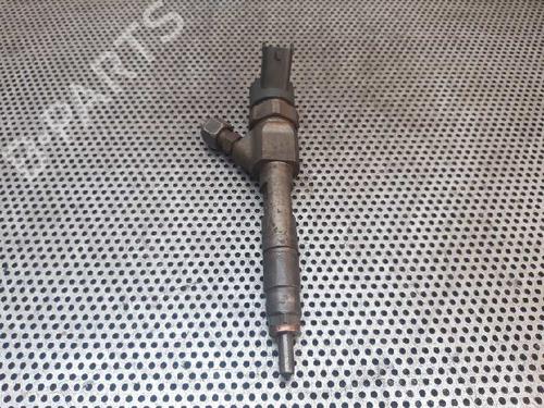 injector-nissan-primera-hatchback-p12-19-dci-8200100272-bosch-2002-2900626 main image