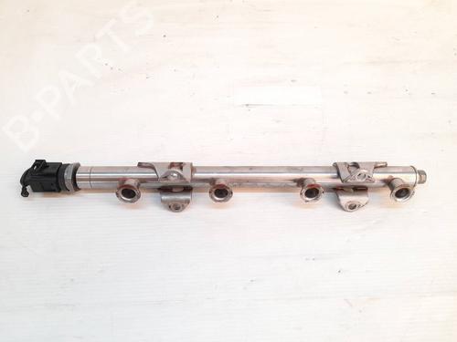 Used Injection rail Injection rail 28534837 28534837