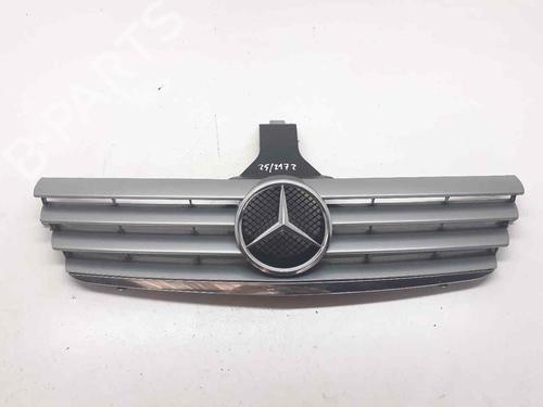 Used Grille MERCEDES-BENZ C-CLASS Coupe (CL203) [2001-2011]  30926603