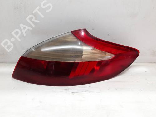 Høyre baklys RENAULT MEGANE III Hatchback (BZ0/1_, B3_) 1.5 dCi (BZ09, BZ0D, BZ1W, BZ29, BZ14) (110 hp) 28532643