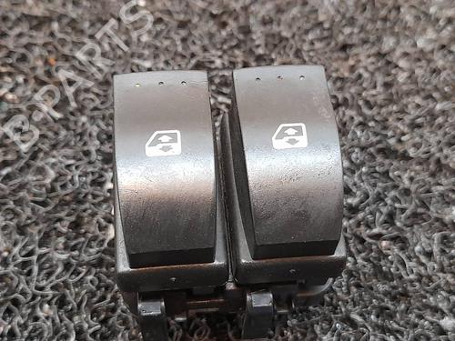 Used Left front window switch Left front window switch RENAULT ESPACE IV (JK0/1_) [2002-2026] 8134317 8134317