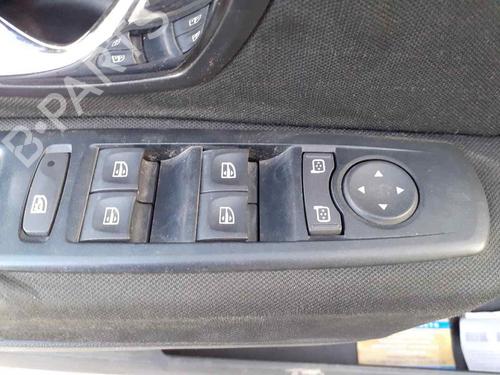 Used Left front window switch RENAULT MEGANE III Grandtour (KZ0/1) [2008-2016]  31087747
