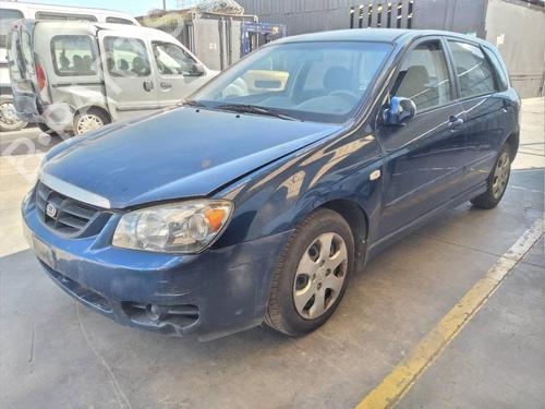 Left headlight KIA CERATO I Hatchback (LD) 2.0 CRDi | BP24359418C28 - Image 6