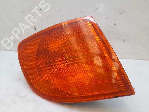 Used Right front indicator MERCEDES-BENZ VITO Van (W638) 112 CDI 2.2 (638.094) (122 hp) 12302481