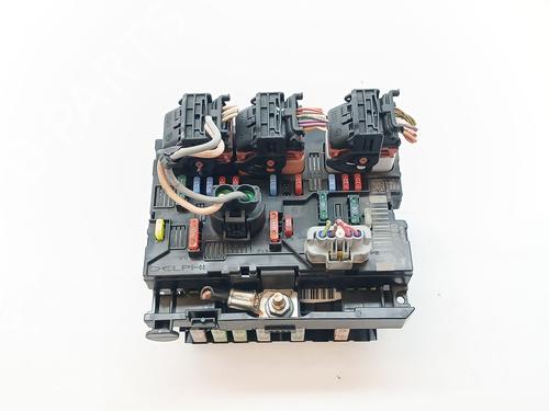 Used Fuse box Fuse box 36218326 36218326
