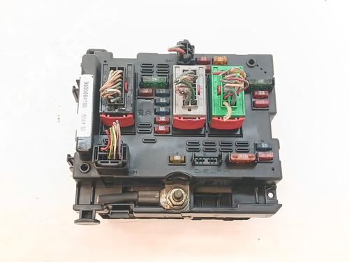 Used Fuse box Fuse box PEUGEOT 307 (3A/C) 1.6 16V (109 hp) 33831778 33831778