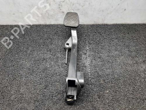 Used Clutch pedal Clutch pedal MERCEDES-BENZ C-CLASS (W203) C 180 Kompressor (203.046) (143 hp) 8768138 8768138