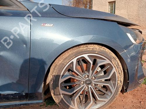 Used Right front fenders FORD FOCUS IV (HN) [2018-2025]  30905653