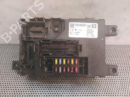 Used Fuse box Fuse box OPEL CORSA D (S07) 1.4 (L08, L68) (90 hp) 1181331 1181331