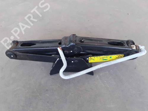 Used Jack Kit CITROËN C3 III (SX) 1.2 VTi 82 (82 hp) 23453334