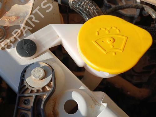 windscreen-washer-tank-renault-kadjar-ha_-hl_-2015-37997040 main image