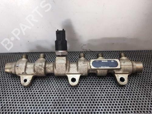 Used Injection rail Injection rail 1655788 1655788