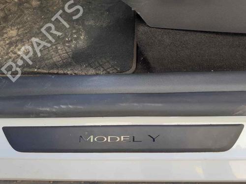 Front windshield wiper arm TESLA MODEL Y (5YJY)  | BP29532455C143 