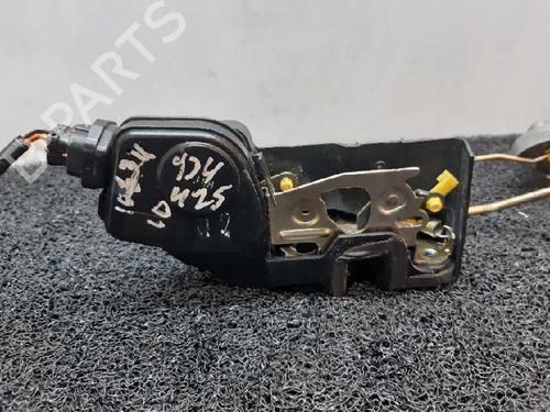 Used Front right lock HYUNDAI TERRACAN (HP) 2.5 TD (101 hp) 4415490