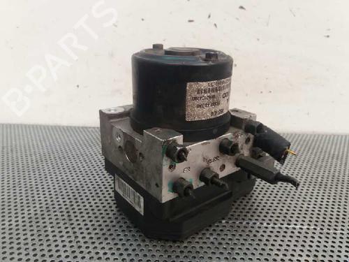 Used ABS pump KIA CARNIVAL II (GQ) [1999-2007]  242617