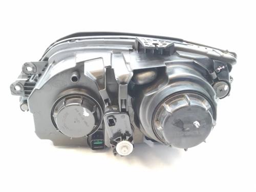 Right headlight KIA SORENTO I (JC) 2.5 CRDi | BP15827116C29 