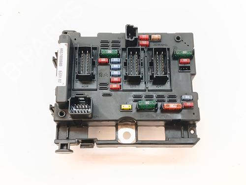 Used Fuse box Fuse box PEUGEOT 206 Hatchback (2A/C) 1.4 i (75 hp) 33674892 33674892