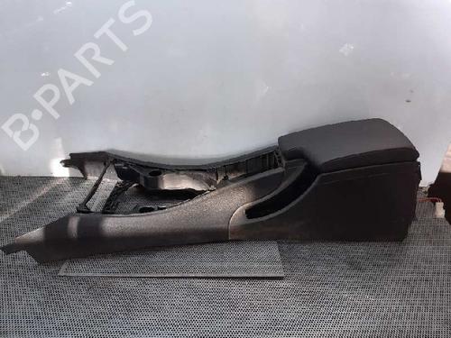 Used Armrest / Center console Armrest / Center console 7152120 7152120