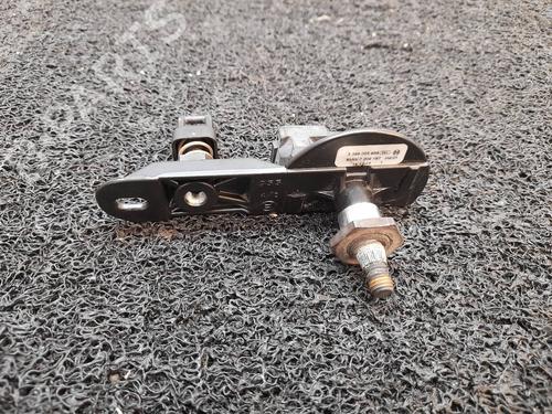 Used Tailgate lock Tailgate lock 7111618 7111618