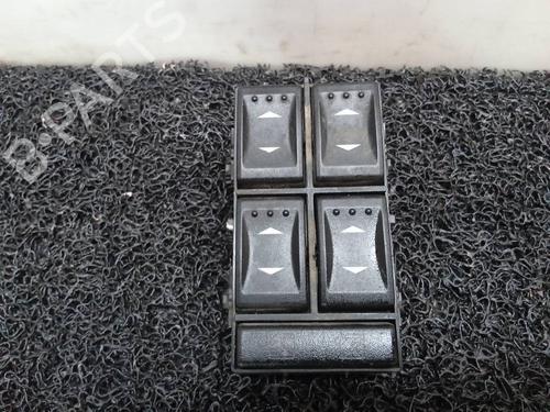 Used Left front window switch Left front window switch FORD MONDEO III (B5Y) [2000-2007] 8250962 8250962