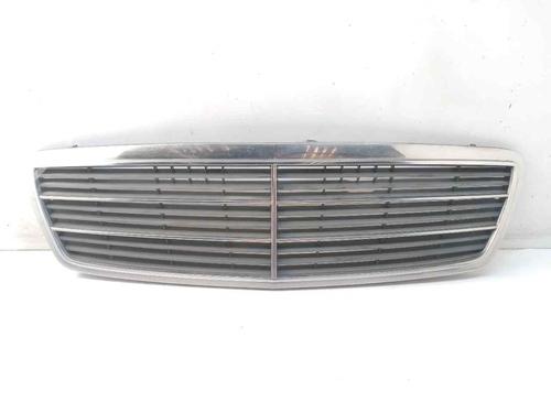 Grill MERCEDES-BENZ C-CLASS (W203) C 220 CDI (203.006) (136 hp) 23266071