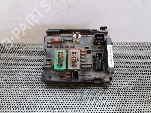 Used Fuse box Fuse box 3440565 3440565
