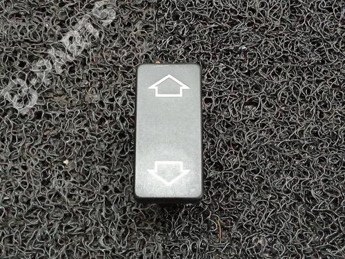 Used Right front window switch Right front window switch CITROËN JUMPY I Van (BS_, BT_, BY_, BZ_) [1994-2006] 6903059 6903059