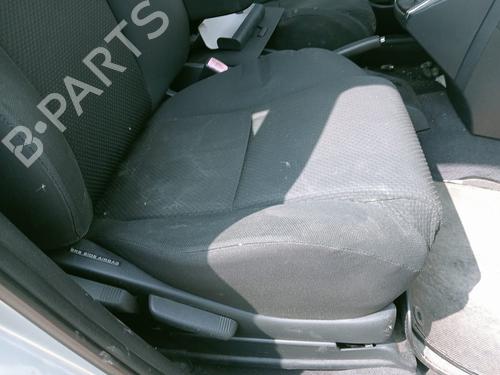 Used Right front seat TOYOTA COROLLA Verso (ZER_, ZZE12_, R1_) 2.2 D-4D (AUR10_, AUR10R) (136 hp) 26487506