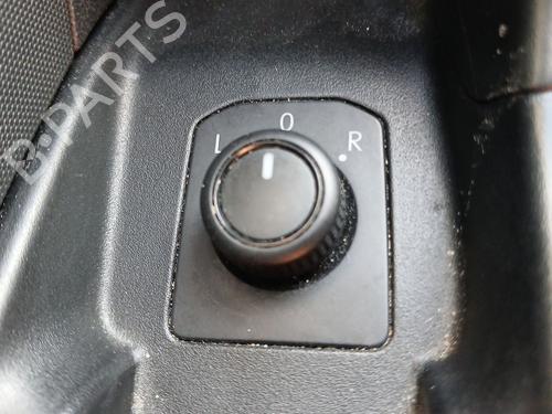 mirror-switch-audi-a1-sportback-gba-2018-35804614 main image