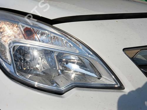 right-headlight-opel-meriva-b-mpv-s10-2010-2011-2012-2013-2014-2015-2016-2017-37873118 main image
