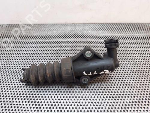 Used Clutch slave cylinder FIAT GRANDE PUNTO (199_) 1.4 (199AXB11, 199AXB1A, 199BXB1A, 199AXL1A) (77 hp) 14036533