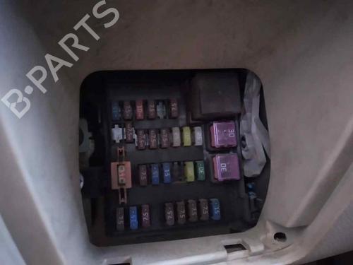 Used Fuse box Fuse box 32496916 32496916