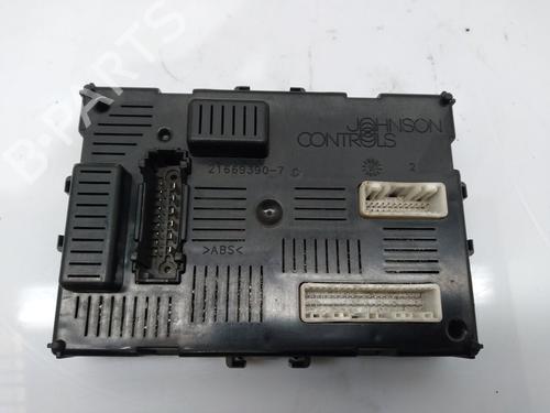 Used Fuse box Fuse box 11853038 11853038