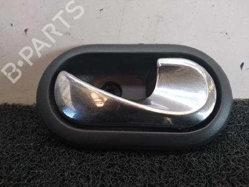 Used Rear right interior door handle Rear right interior door handle DACIA DUSTER (HS_) 1.2 TCe 125 4x4 (125 hp) 4437714 4437714