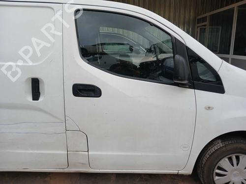 right-front-door-nissan-nv200-van-2010-39588016 main image