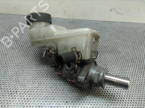 Used Brake master cylinder TOYOTA YARIS (_P1_) 1.0 (SCP10_, SCP10R) (68 hp) 1596360