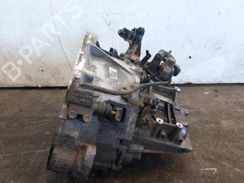 Used Gearbox NISSAN PRIMERA (P12) 2.2 Di (126 hp) 1272651