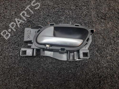 Used Front left interior door handle Front left interior door handle 4722809 4722809