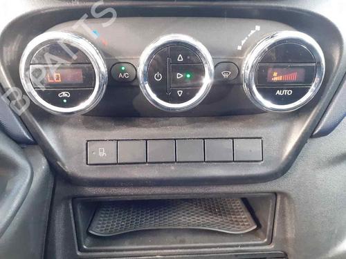 climate-control-iveco-daily-vi-van-2014-27705386 main image