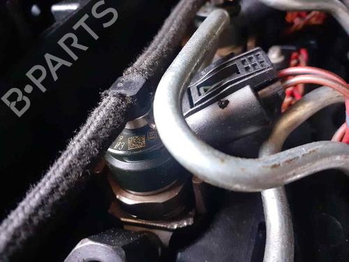 Injector BMW 1 (E87) 118 d (143 hp) 31060463