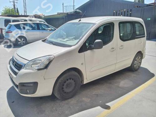 Left front fog light PEUGEOT PARTNER Box Body/MPV  | BP17991380C30  - Image 5