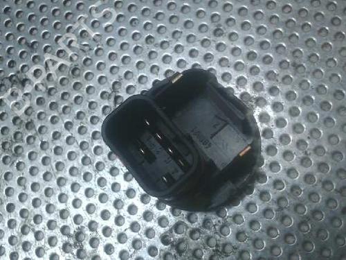 Interrupteur de vitre avant droite FORD FIESTA IV (JA_, JB_) 1.3 i | BP1358277I26 