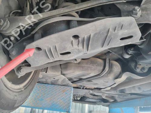 Draagarm links achter BMW 3 (F30, F80) 318 d (143 hp) 17653644