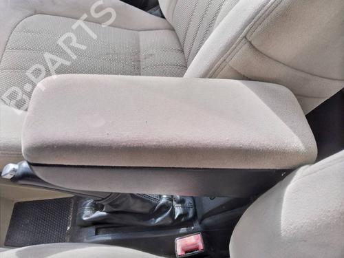 Armrest / Center console FIAT LINEA (323_, 110_) 1.3 D Multijet (323AXB11, 323AXB1A) (90 hp) 12961337