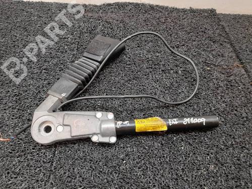 Used Front left belt tensioner Front left belt tensioner OPEL VECTRA B Hatchback (J96) [1995-2003] 8179626 8179626