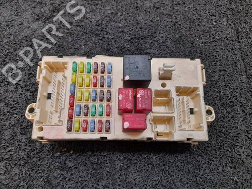 Used Fuse box Fuse box 9289281 9289281